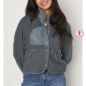 BNWT Social Threads fleece jacket